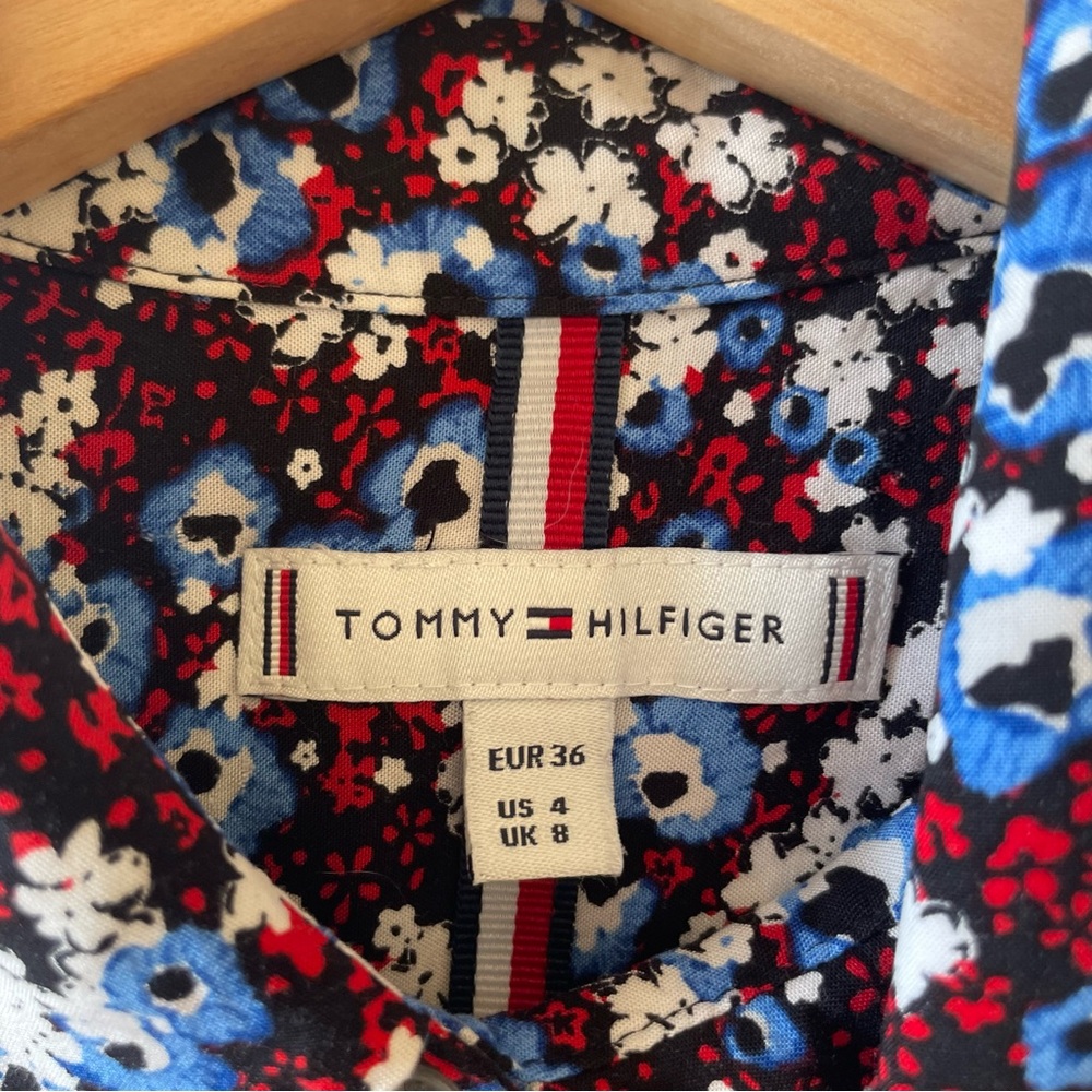Tommy Hilfiger Floral Button Down Blouse - Picture 4 of 4